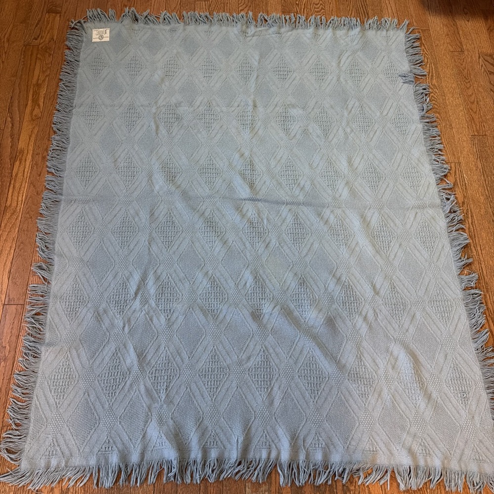 Crown Crafts 100% Cotton Woven Fringed Reversible Throw Blanket 63"x48" USA Made